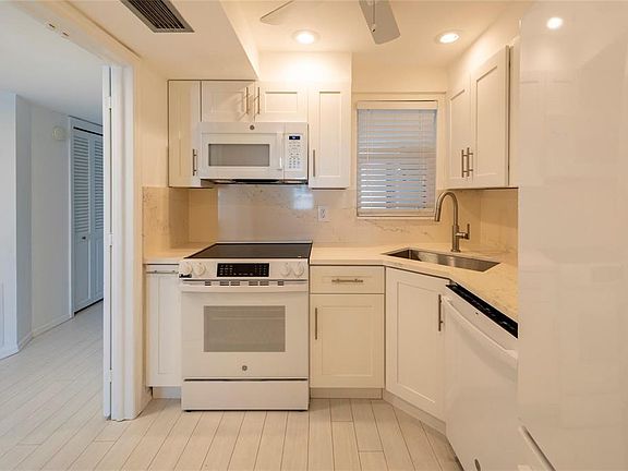 5th image of 3101 NE 47th Ct APT 504