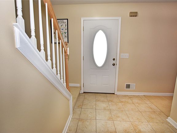 3rd image of 46 W Garden Dr