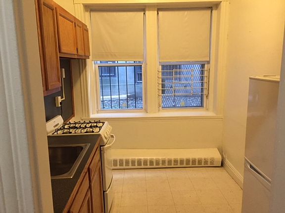 4th image of 1683 Commonwealth Ave APT 4
