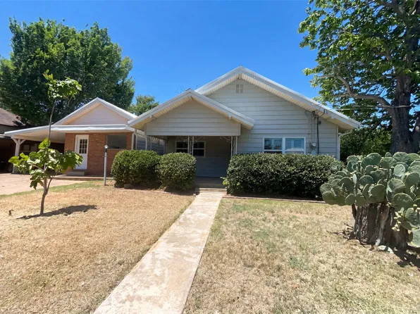 421 N 3rd St, Jacksboro, TX 76458