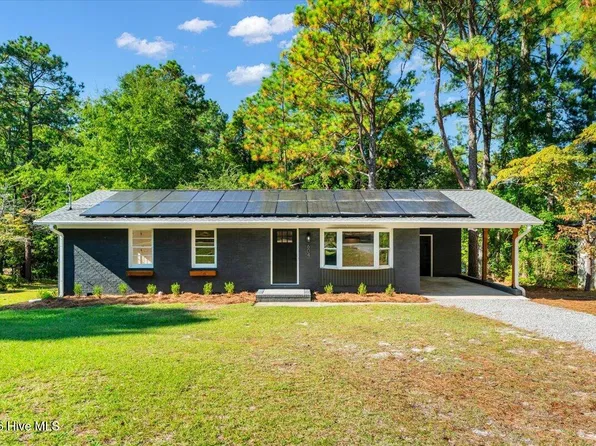 604 S Hardin Street, Southern Pines, NC 28387