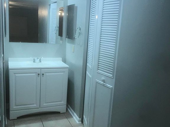 5th image of 8333 Candlewood Dr W