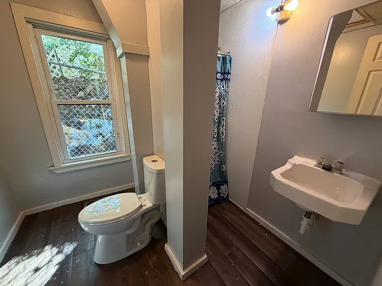 322 Shuart Ave #1 — Photo 2