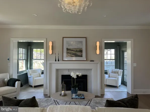 100 W Bridge St, New Hope, PA 18938