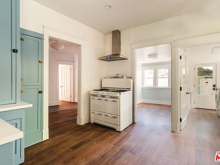 2170 W 24th St — Photo 14