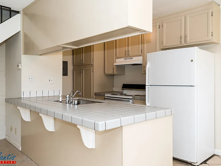 260 Tradewinds Ct #3 — Photo 3