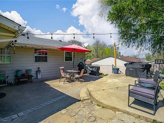 4th image of 1376 King Richard Pkwy