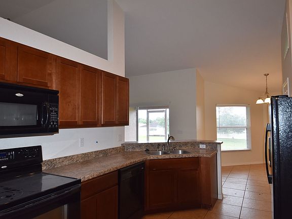 3rd image of 6263 Cornerstone Dr