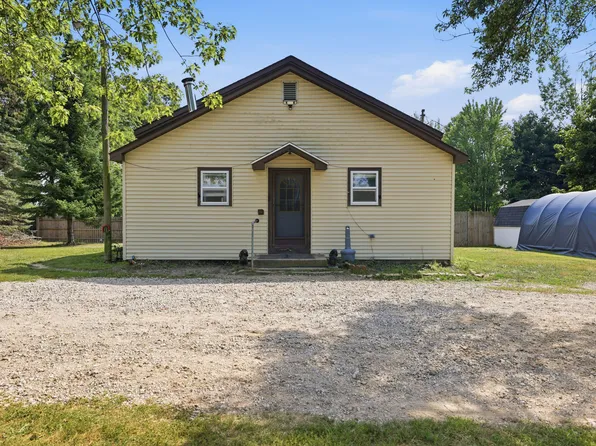 7531 County Farm Rd, Greenville, MI 48838