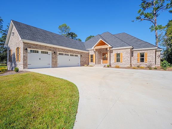 3rd image of 1112 Lake Dr