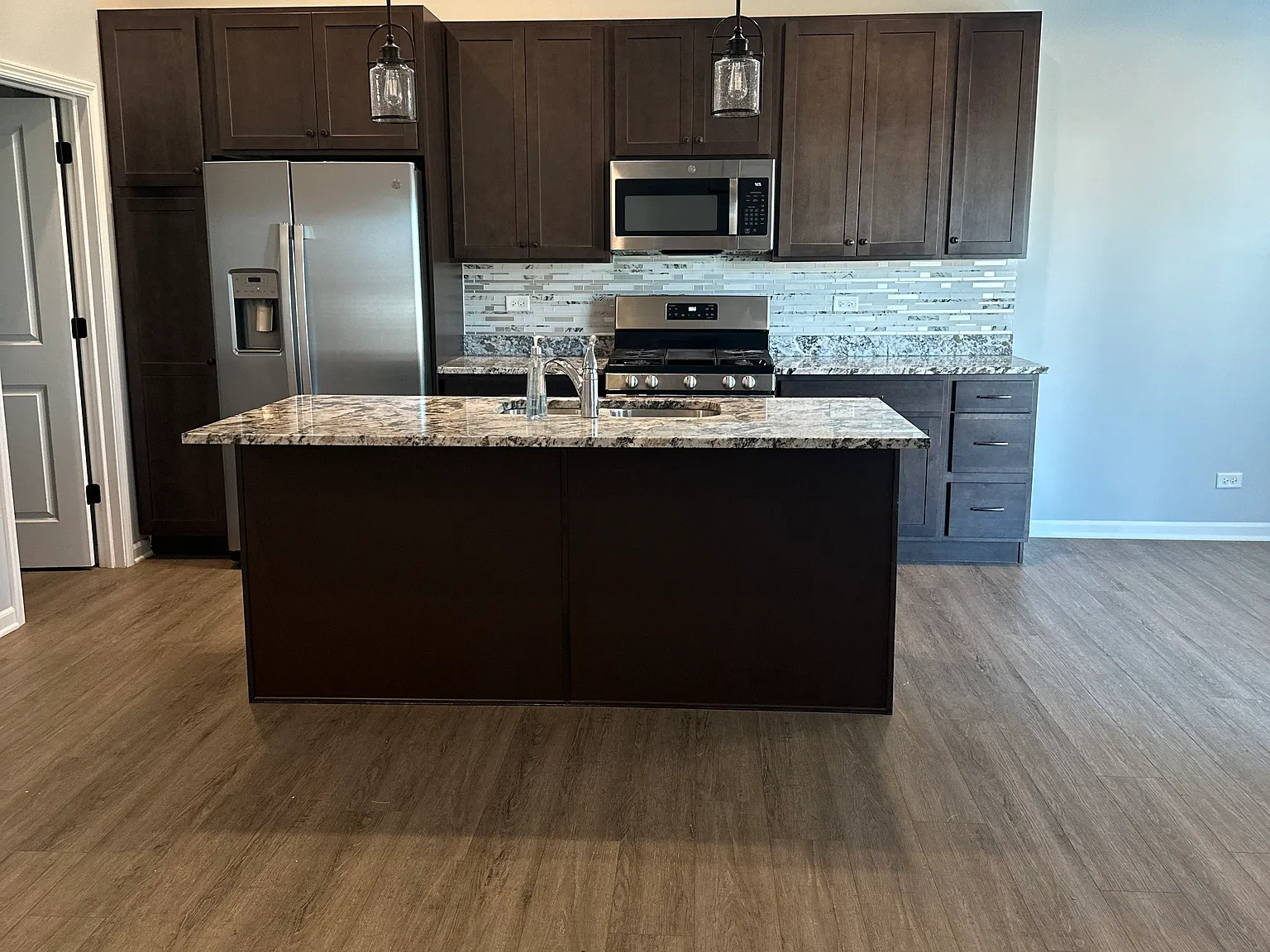 744 Quail Ln — Photo 3