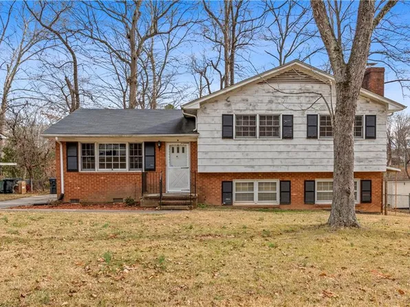 3005 Twin Lakes Dr, Greensboro, NC 27407