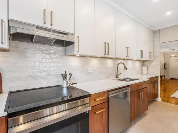 162-01 Powell Cove Boulevard image 1 of 29