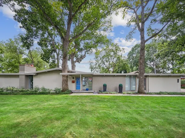 286 Avon Ave, Northfield, IL 60093