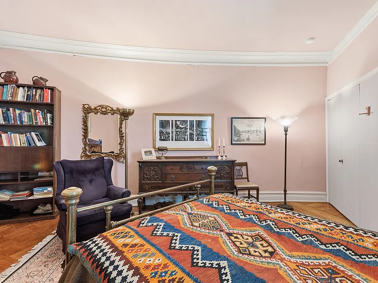 18-web-or-mls-2126 Connecticut Ave NW 77_44_07132026