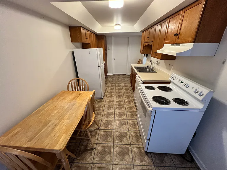 110 Piedmont Park Rd #B — Photo 9
