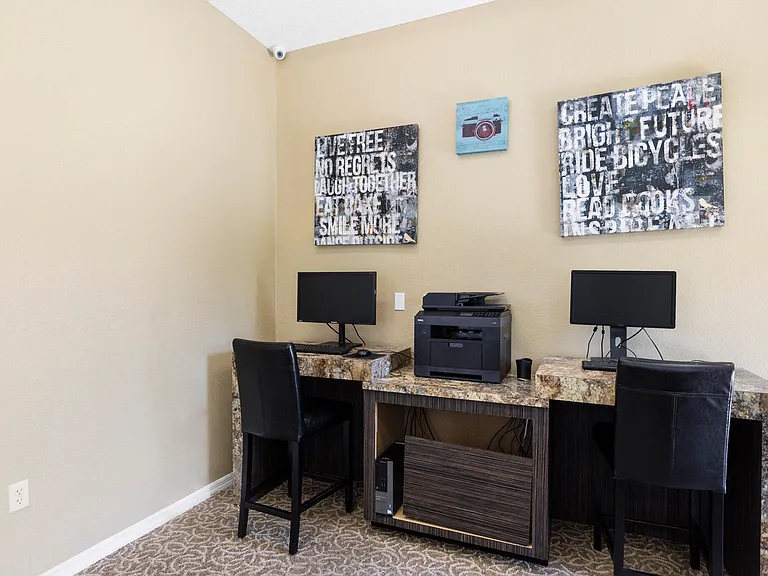Pemberly Palms Apartment Homes — Photo 20