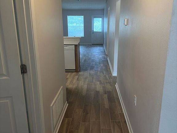 3rd image of 7970 Stonebrook Dr