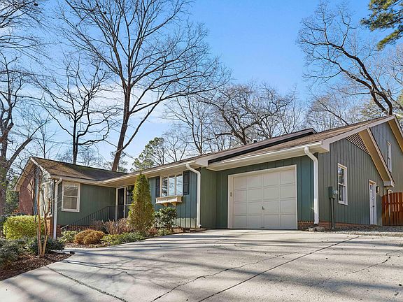 3rd image of 3504 Fairhill Dr