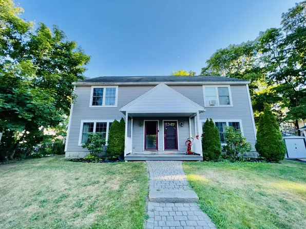 34 Saunders St, Portland, ME 04103