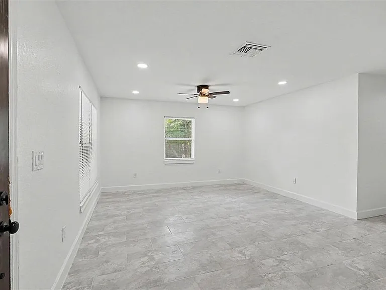1128 Neville Ave — Photo 4