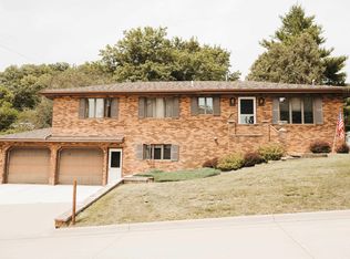 114 Reimer St SW, Elkader, IA 52043