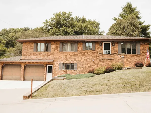 114 Reimer St SW, Elkader, IA 52043