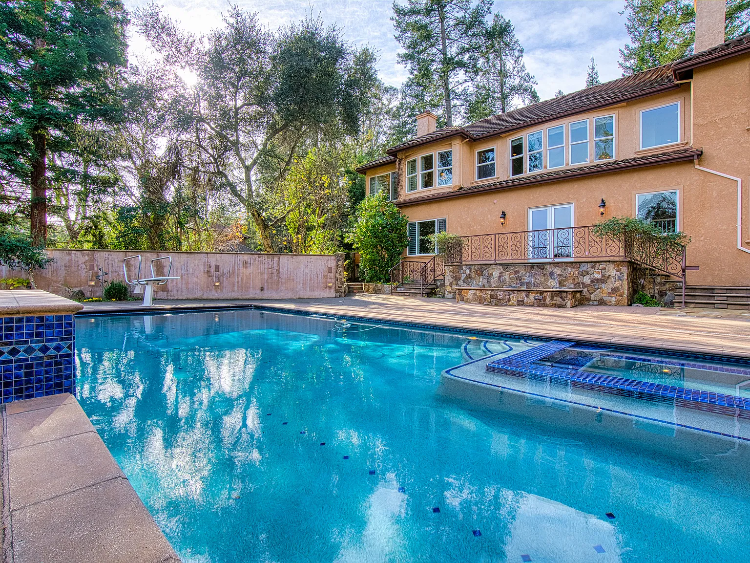 4 bed, 4926 sqft, $12,000 — Photo 4
