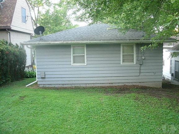 2nd image of 707 E Washington Ave
