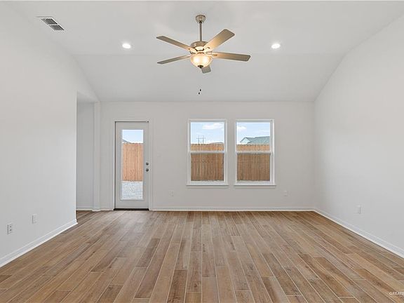 3rd image of 15428 N Brisas St