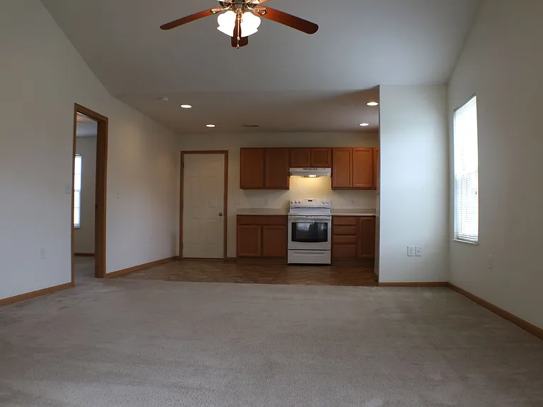 2240 Morning Glory Cir — Photo 7