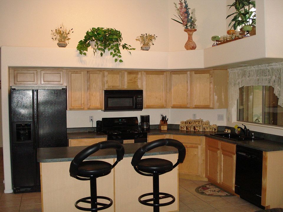 2nd image of 2413 E Kempton Rd