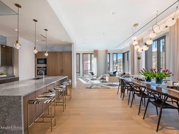 601 Washington Street image 1 of 13