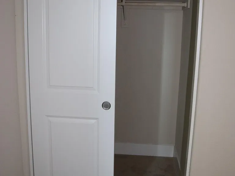 1086 S Jacobs Dr — Photo 8