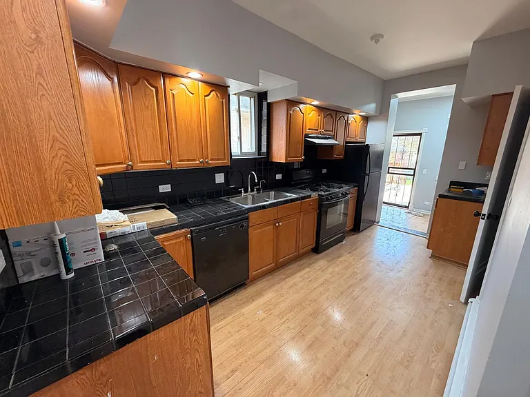 11634 S Hale Ave — Photo 5