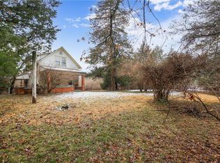 2301 E 85th St, Kansas City, MO 64132