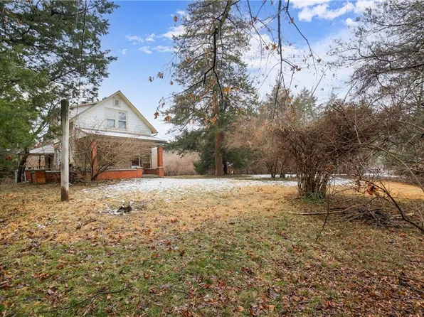 2301 E 85th St, Kansas City, MO 64132