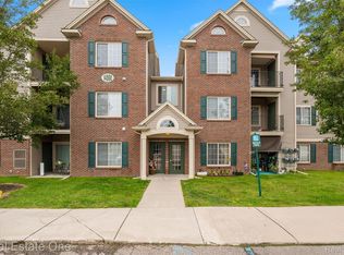 14203 Pinehurst Ln, Grand Blanc, MI 48439