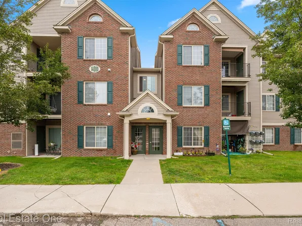 14203 Pinehurst Ln, Grand Blanc, MI 48439
