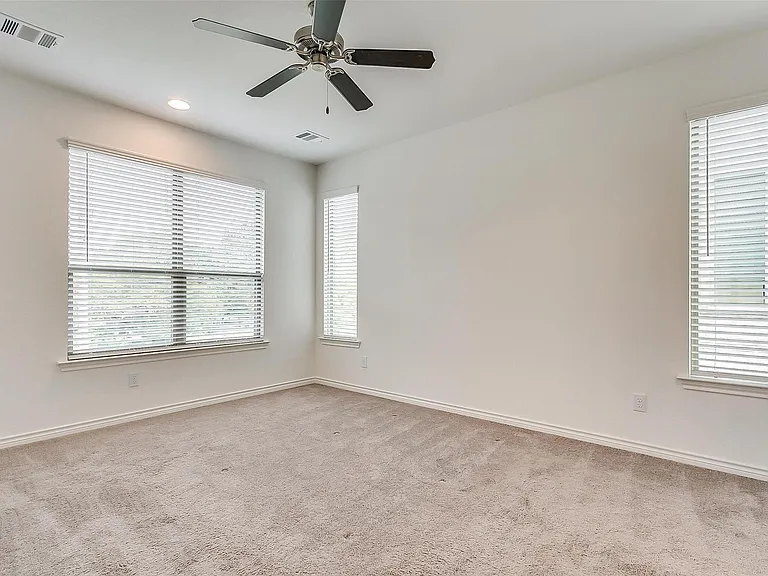 205 Athenia Dr — Photo 11