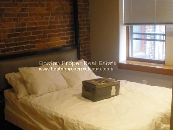 17 Garrison St. #8 Boston - Back Bay Unit Photo 5