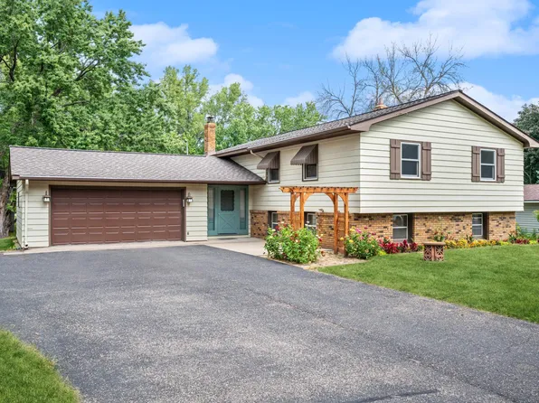 311 Brooks Ave E, Little Canada, MN 55117