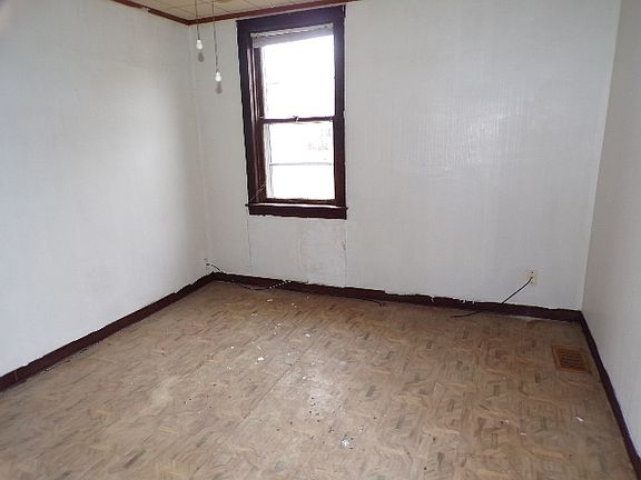 5th image of 1010 Lombard St