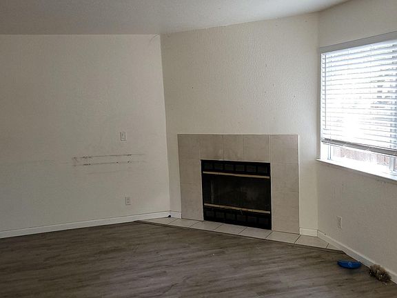4th image of 3312 La Canada Dr APT 6