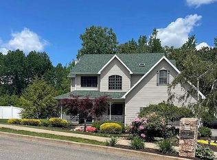 112 Blackberry Ln, Duryea, PA 18642