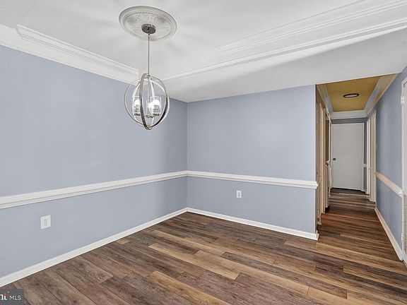 4th image of 426 Girard St APT 160