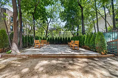 376 Montgomery Street, #1A