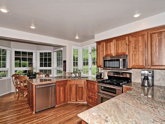 5th image of 14605 22nd Ct SE