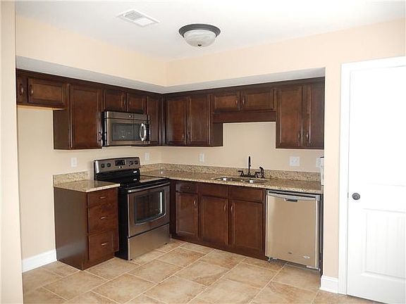 3rd image of 1817 Beckett Dr APT C