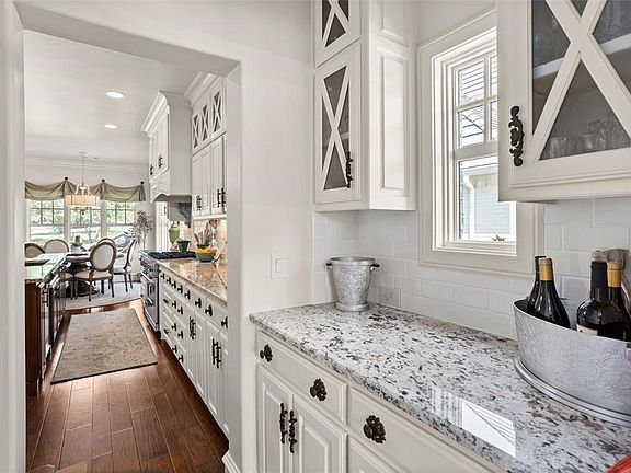 5th image of 4639 Sidonia Ct